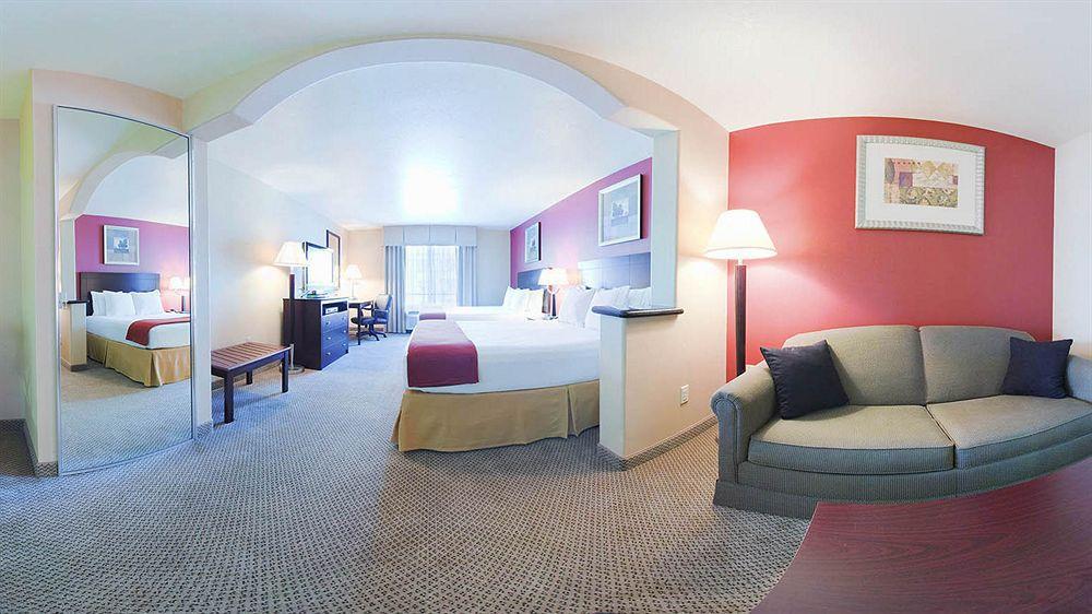 Express Hollywood Walk Of Fame By Ihg