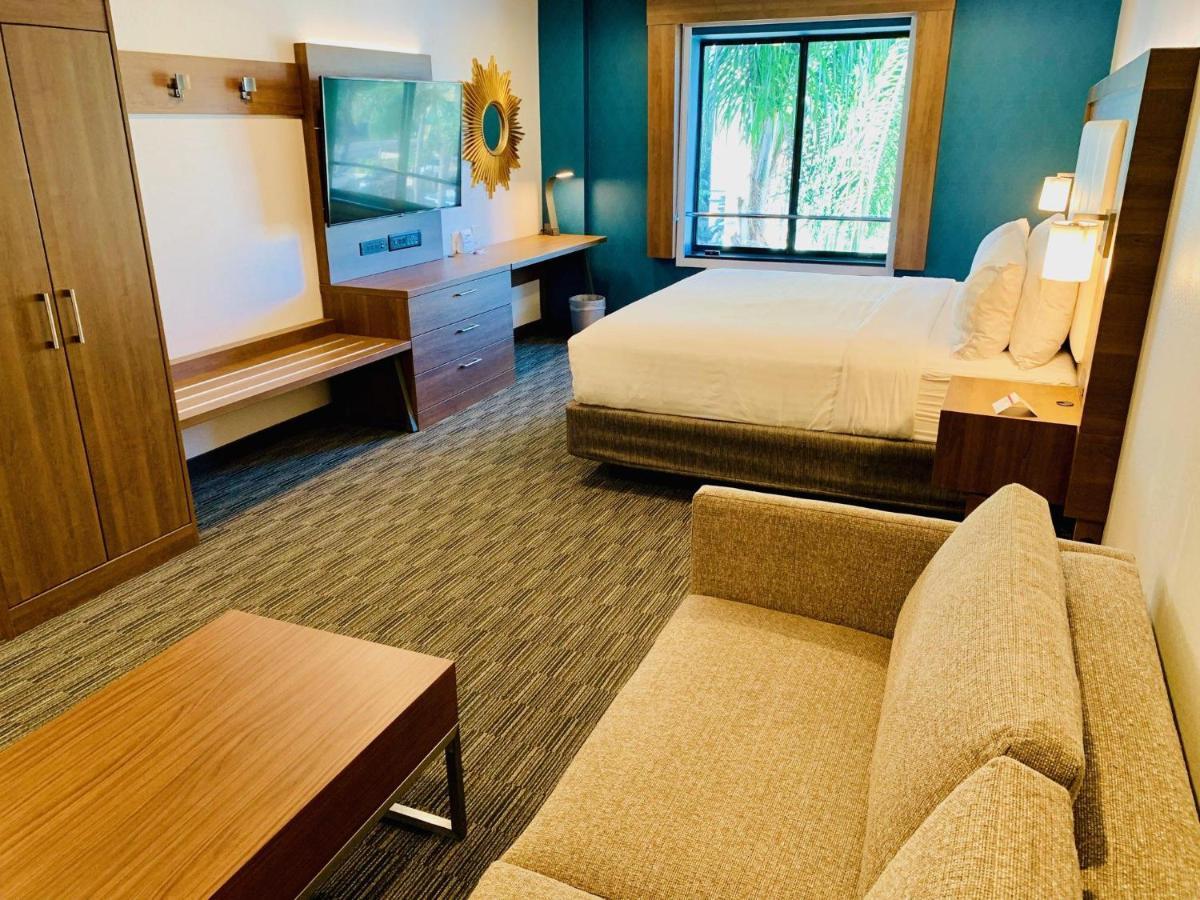 Hotel Express Hollywood Walk Of Fame By Ihg Los Angeles