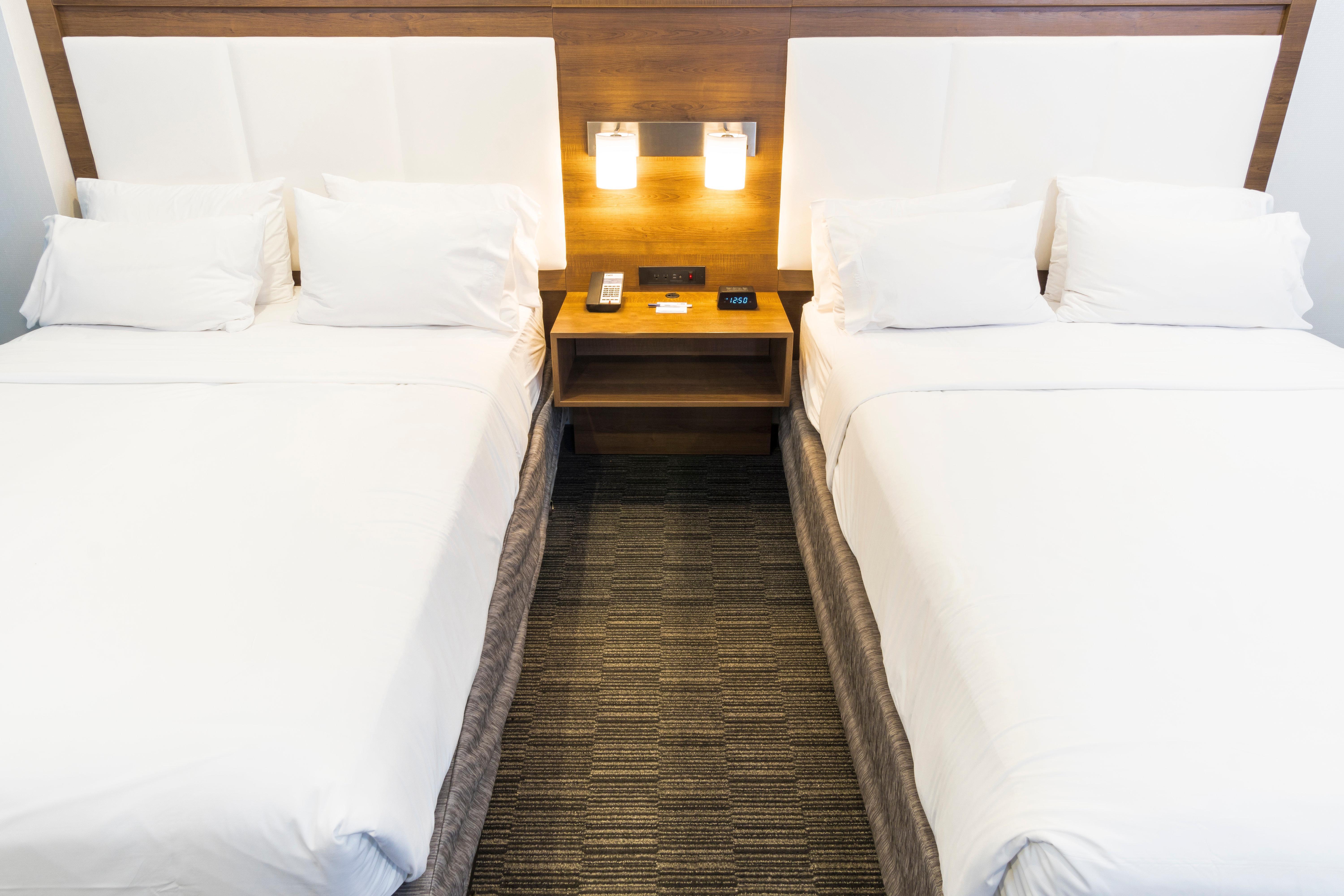 Express Hollywood Walk Of Fame By Ihg