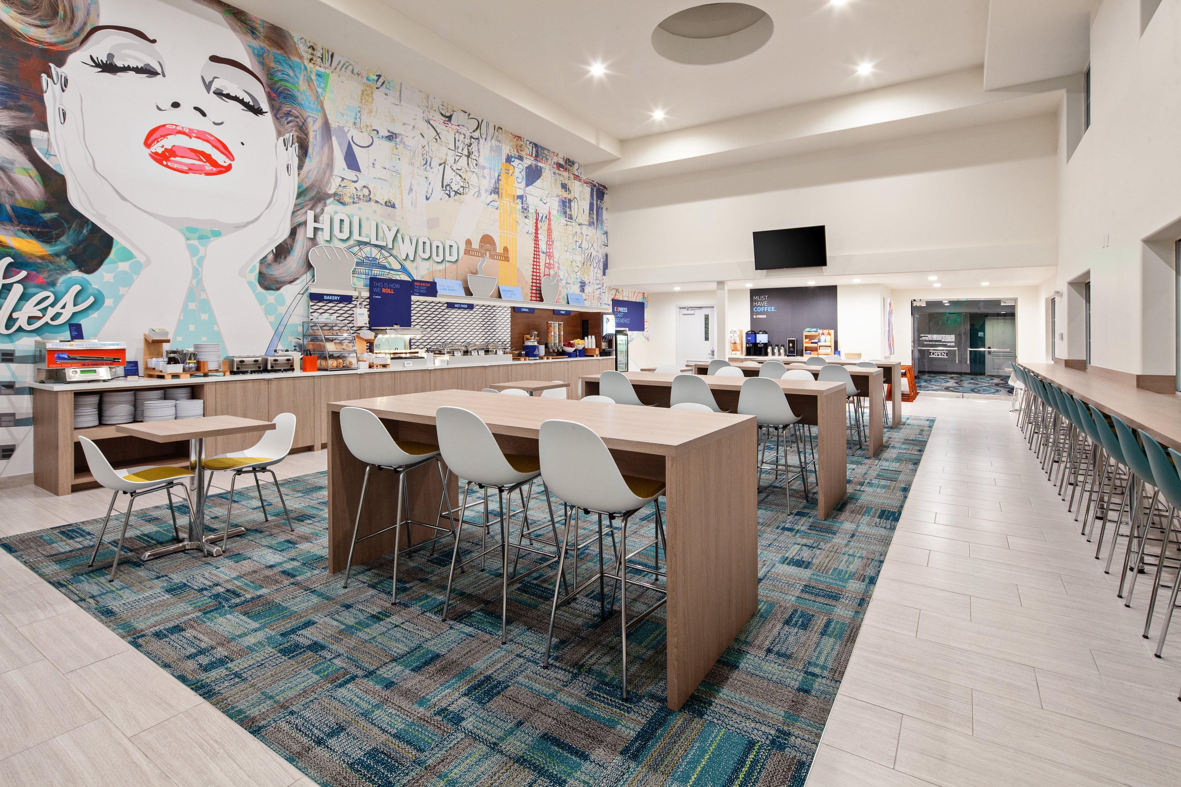 Express Hollywood Walk Of Fame By Ihg