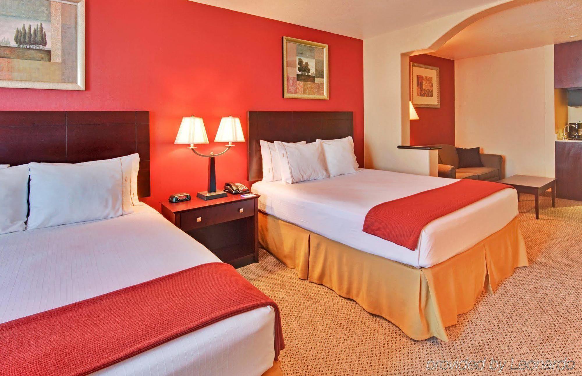 Hotel Express Hollywood Walk Of Fame By Ihg Los Angeles